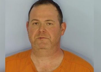 Médico vira réu por homicídio após retirar órgão errado em cirurgia nos EUA