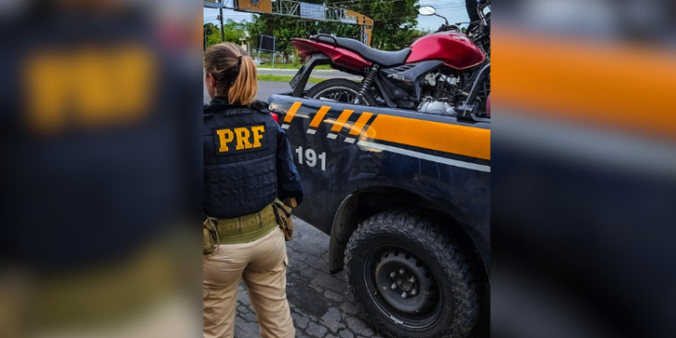 Moto com identificação ‘apagada’ é apreendida pela PRF na BR-319