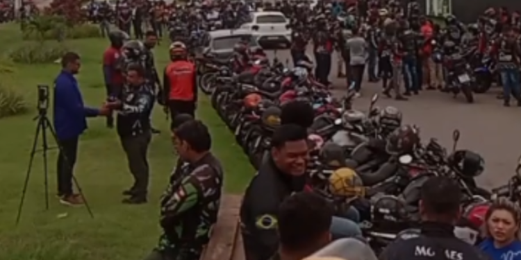 VÍDEO: motociclistas de Manaus protestam contra PL de regulamentação