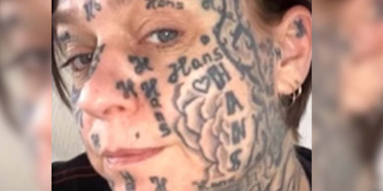 Mulher acusa ex-namorado de forçá-la a tatuar o nome dele por todo o corpo