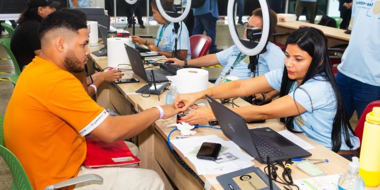 Mutirão ‘Registre-se!’ leva emissão gratuita de documentos a Manaus