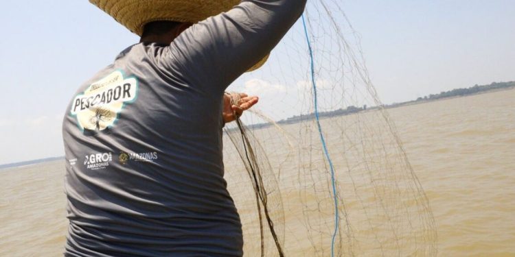 Subsídio à gasolina para pesca artesanal avança e pode reduzir custos no Norte