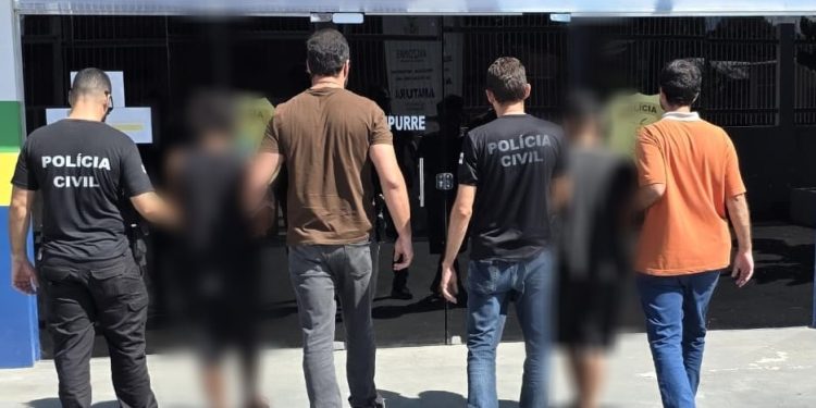 Dupla usa oficina mecânica como ponto de venda de drogas e é presa no AM