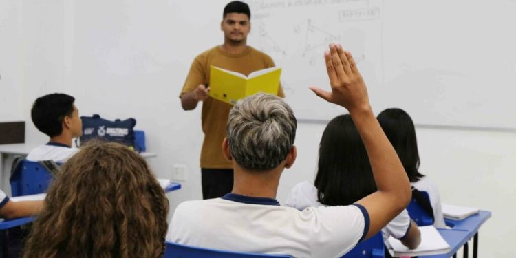 PNE projeta alfabetização plena no 2º ano e dobra oferta de ensino integral até 2030