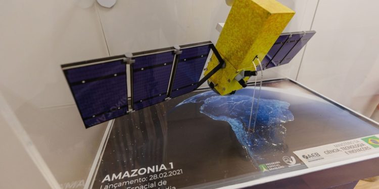 Como um satélite brasileiro chega à órbita? A ciência explica