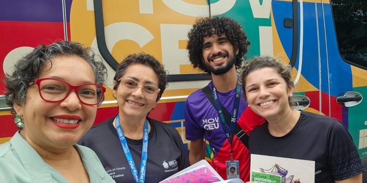 Roda de leitura destaca literatura indígena em ação formativa em Manaus