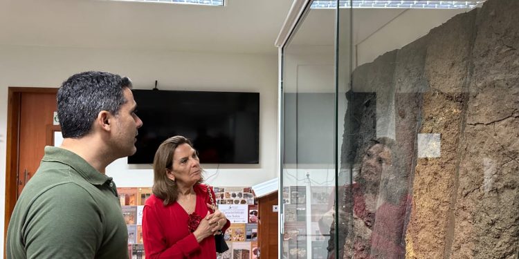 Juíza visita Centro da UEA e confere avanços da educação superior no AM