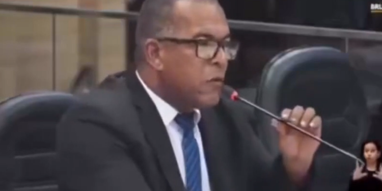 Vereador diz que salário de R$ 13 mil “não dá para fazer uma feira”