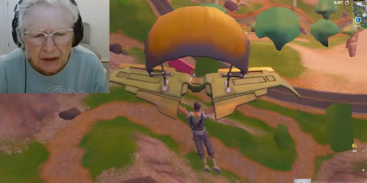 Vovó gamer faz lives para ajudar neto a pagar tratamento contra câncer; VEJA